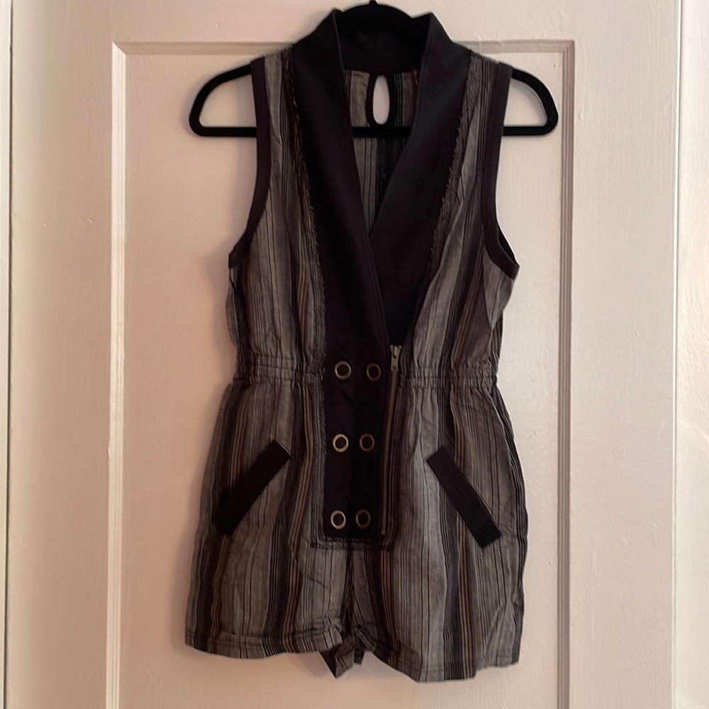 heartloom Romper size S